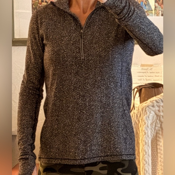 Lululemon Black and White Marbled Active Shirt - Picture 1 of 9